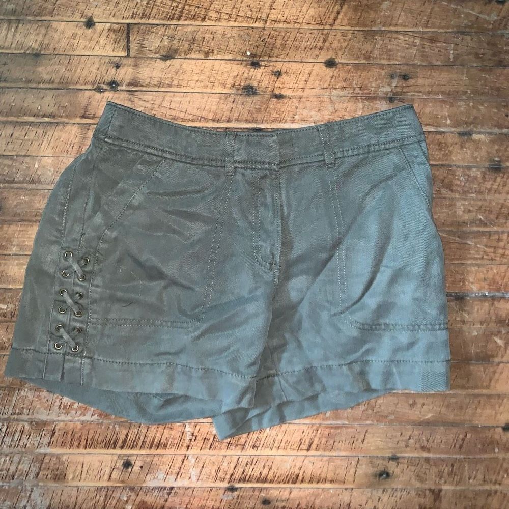 White House Black Market army green 5” loose normcore shorts
